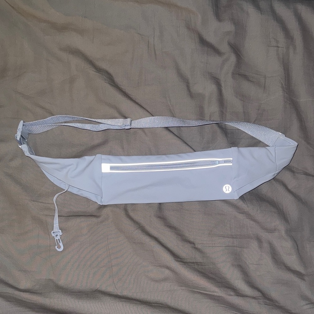 Lululemon Fast and Free Running Belt Starch Blue Adjustable Reflective L/XL